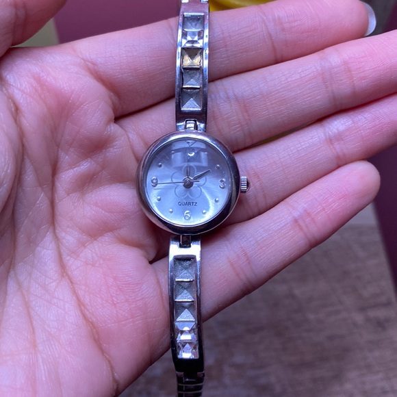 Shamrock Flower High Dome Watch w Metalic Links - Picture 1 of 4